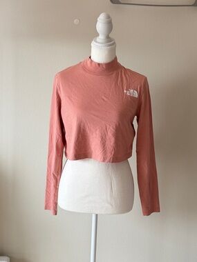 The North Face Women's Long Sleeve Cropped Top - Rust